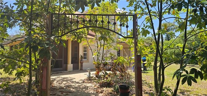 Backyard, Exterior