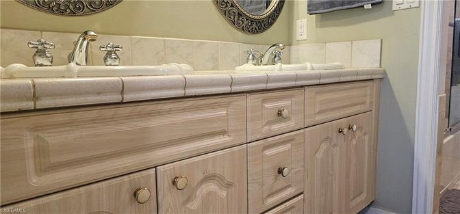 Bathroom, Interior, Tile Countertops