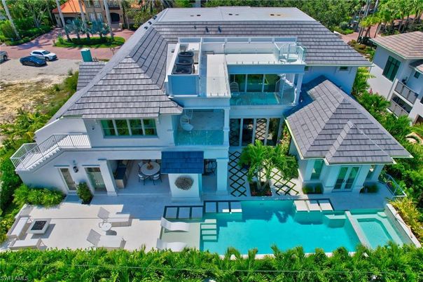 Exterior, Drone