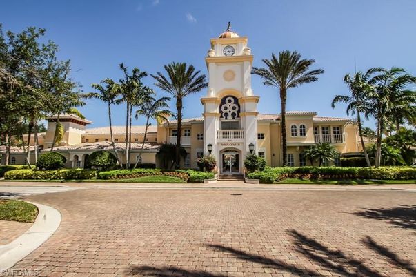 Exterior, Facade, Mediterranean