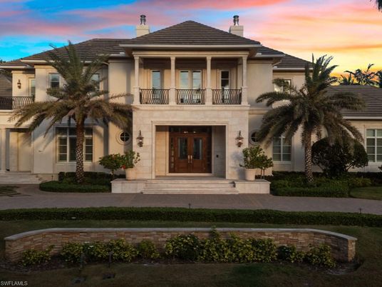 Exterior, Facade, French Provincial