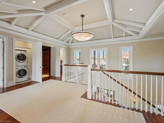 Interior, Pendant Lights, Recessed Lighting, Wood Texture Flooring