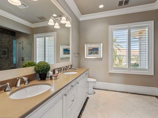 Bathroom, Dual Sink Vanities, Interior, Recessed Lighting