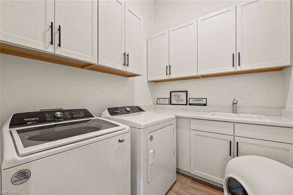 Interior, Washer, Wood Texture Flooring