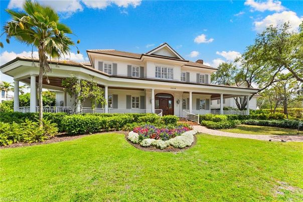 Backyard, Exterior, Facade, Farmhouse