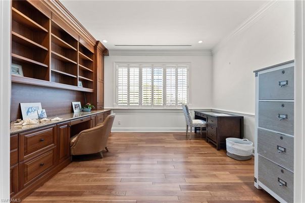 Home Office, Interior, Recessed Lighting, Wood Texture Flooring