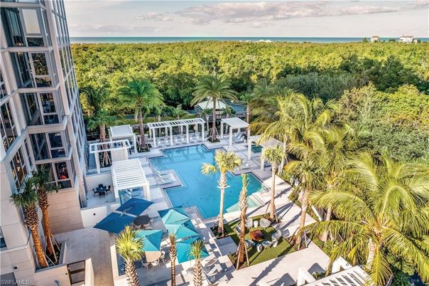 Exterior, Pool, Water