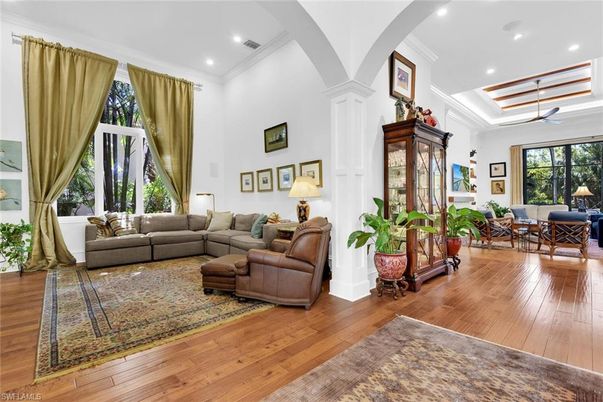 Interior, Living room, Pendant Lights, Recessed Lighting, Wood Texture Flooring