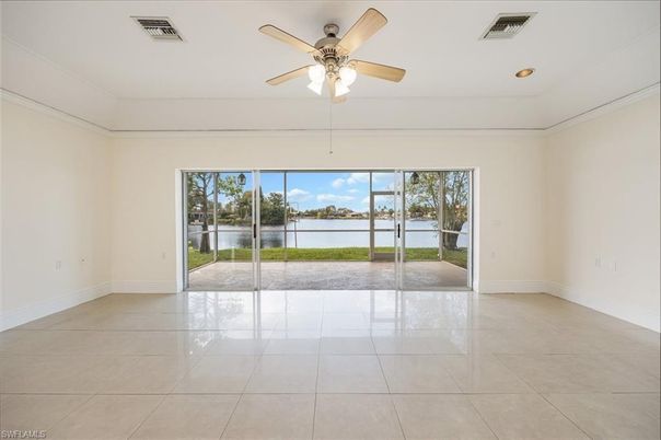 Empty room, Interior, Recessed Lighting, Water