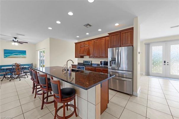 Dining room, Interior, Kitchen, Recessed Lighting, Stainless Steel Appliances
