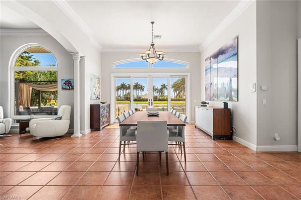 Chandelier, Dining room, Interior, Pendant Lights