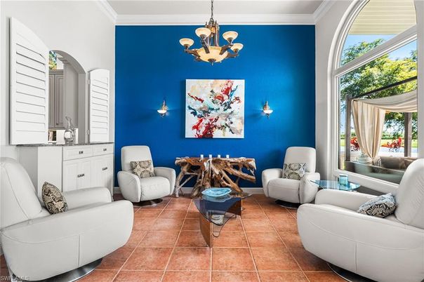 Chandelier, Interior, Living room