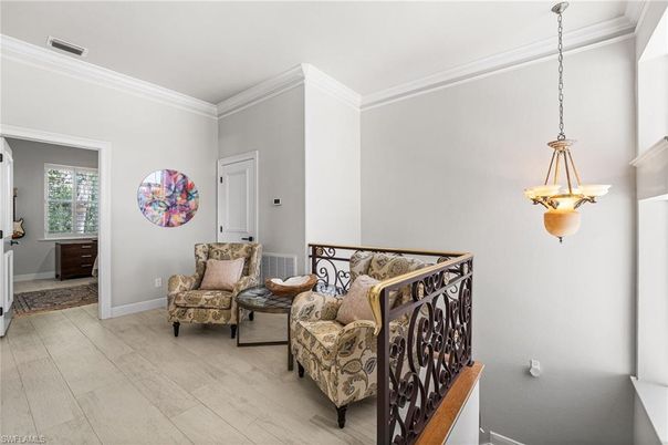Interior, Pendant Lights, Wood Texture Flooring