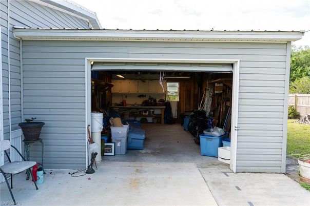 Detached Garage, Exterior