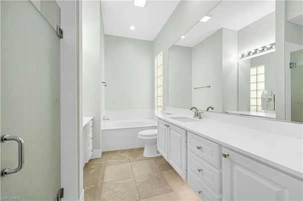 Bathroom, Dual Sink Vanities, Interior, Recessed Lighting