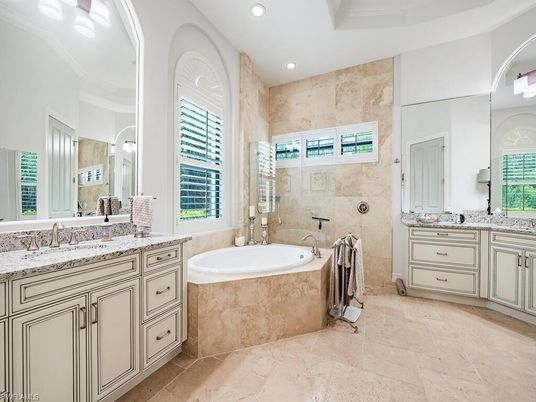 Bathroom, Dual Sink Vanities, Interior, Recessed Lighting