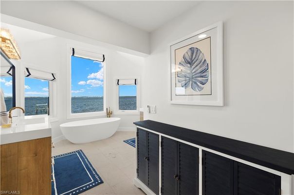 Bathroom, Dual Sink Vanities, Free Standing Baths, Interior, Water