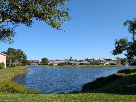 Exterior, Lake