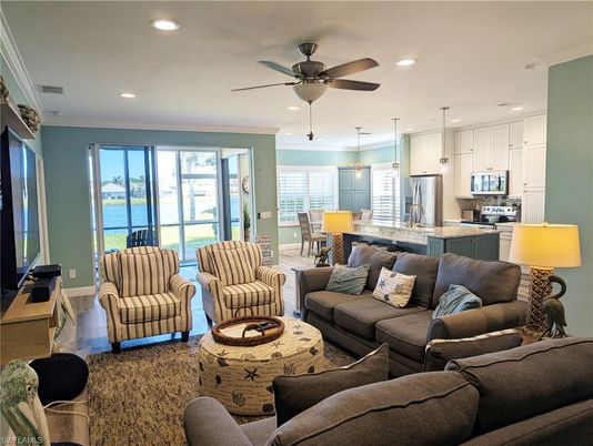 Dining room, Interior, Kitchen, Living room, Pendant Lights, Recessed Lighting, Stainless Steel Appliances