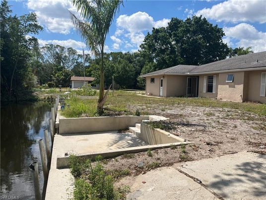 Backyard, Exterior, Lake
