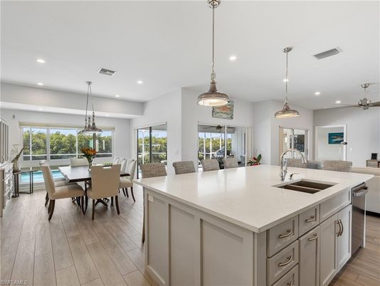 Dining room, Interior, Kitchen, Pendant Lights, Recessed Lighting, Wood Texture Flooring
