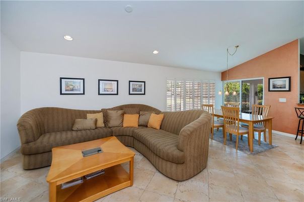 Dining room, Interior, Living room, Pendant Lights, Recessed Lighting