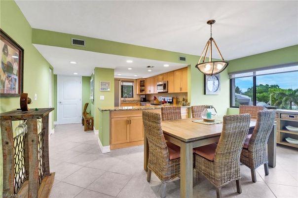 Dining room, Interior, Kitchen, Pendant Lights, Recessed Lighting
