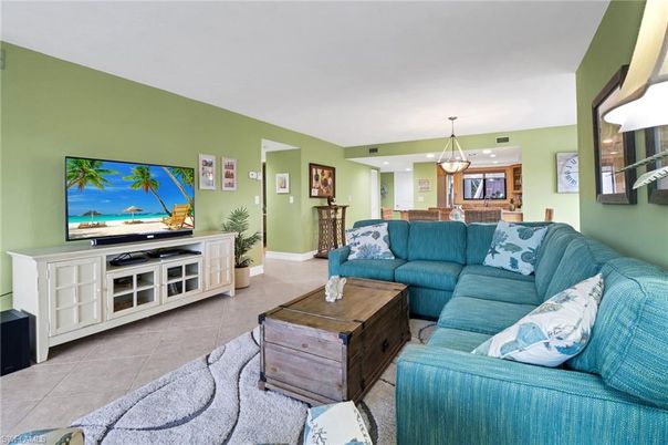 Interior, Living room, Pendant Lights, Recessed Lighting