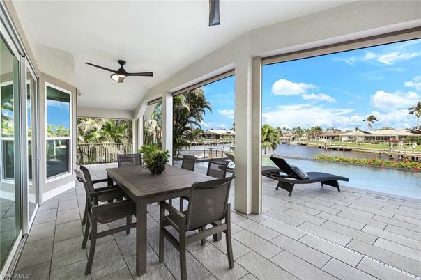 Dining room, Interior, Sun Room, Water