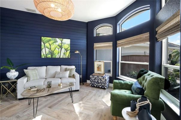 Chandelier, Interior, Living room, Wood Texture Flooring