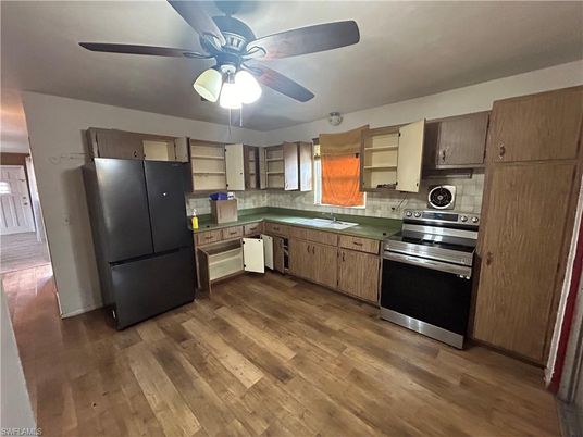 Interior, Kitchen, Stainless Steel Appliances, Wood Texture Flooring