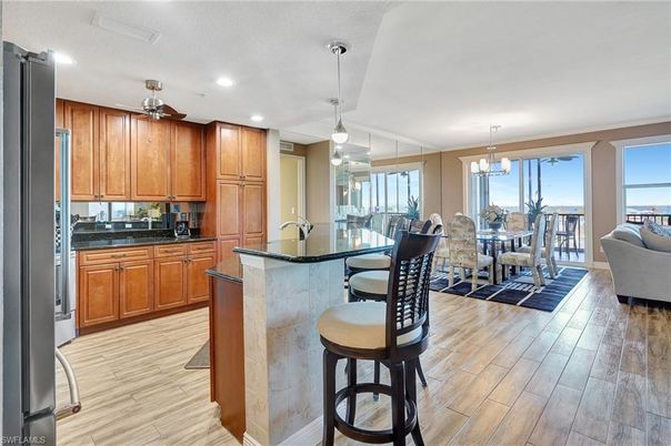 Chandelier, Dining room, Interior, Kitchen, Pendant Lights, Recessed Lighting, Wood Texture Flooring