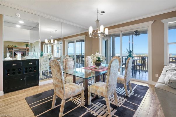 Chandelier, Dining room, Interior, Recessed Lighting, Wood Texture Flooring