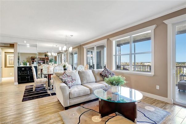 Chandelier, Dining room, Interior, Living room, Recessed Lighting, Wood Texture Flooring
