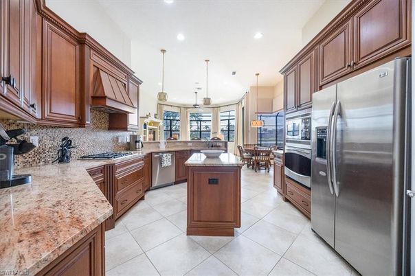 Dining room, Interior, Kitchen, Pendant Lights, Recessed Lighting, Stainless Steel Appliances