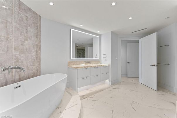 Bathroom, Dual Sink Vanities, Free Standing Baths, Interior, Marble, Recessed Lighting