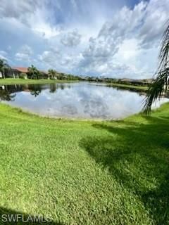 Exterior, Lake