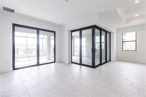 Empty room, Interior, Recessed Lighting