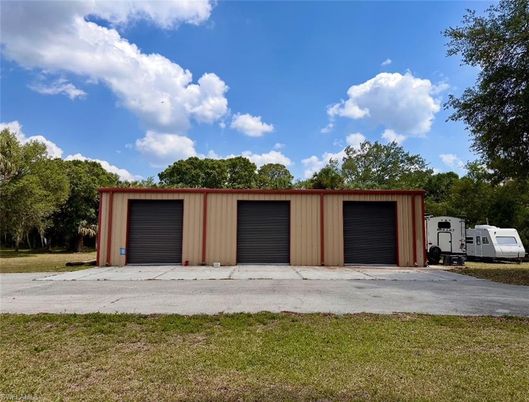 Detached Garage, Exterior