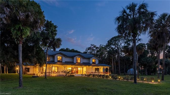Backyard, Exterior, Facade, Farmhouse