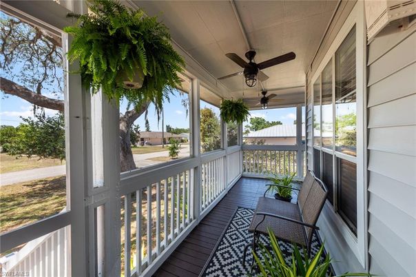 Interior, Sun Room, Wood Texture Flooring