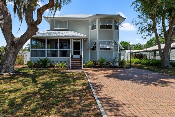 Backyard, Exterior, Facade, American Craftsman