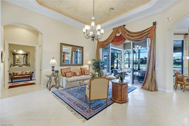 Chandelier, Interior, Living room