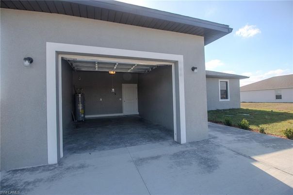 Detached Garage, Exterior