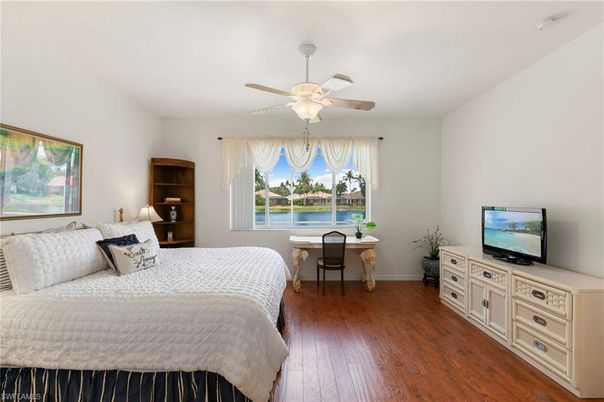 Bedroom, Interior, Water, Wood Texture Flooring