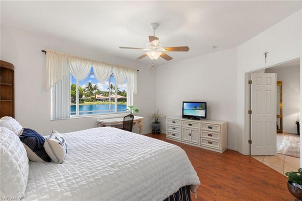 Bedroom, Interior, Water, Wood Texture Flooring