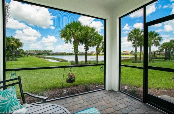 Interior, Sun Room, Water
