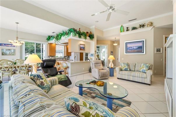 Dining room, Interior, Living room, Pendant Lights
