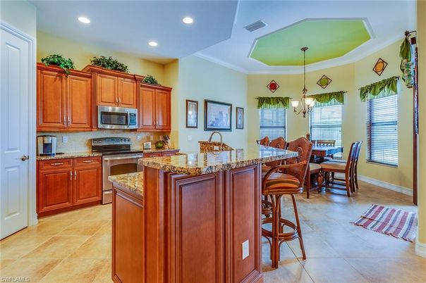 Dining room, Interior, Kitchen, Pendant Lights, Recessed Lighting, Stainless Steel Appliances