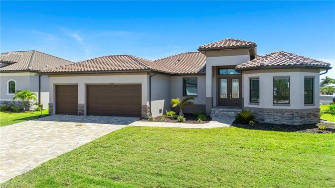 Attached, Backyard, Exterior, Facade, Mediterranean